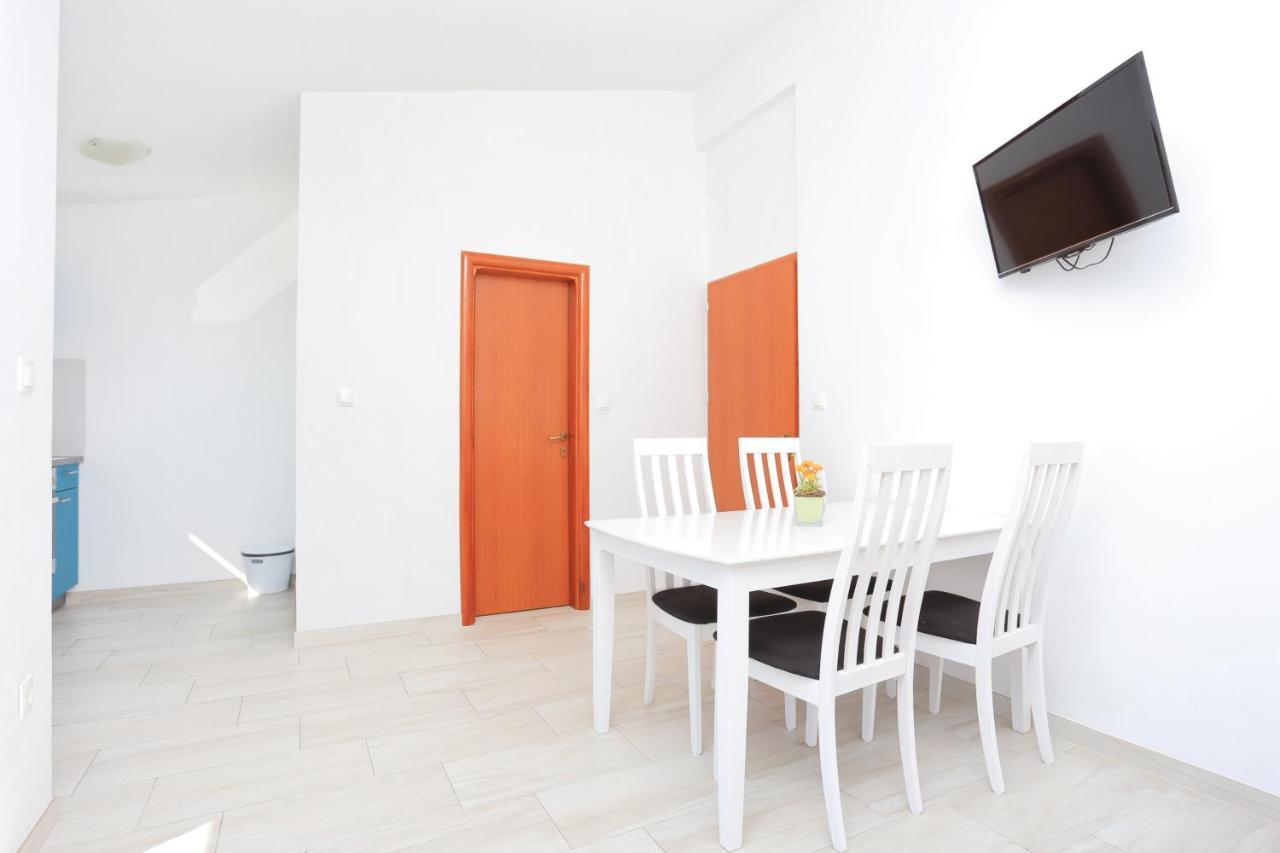 Apartments With A Parking Space Stanici, Omis - 17894 Екстериор снимка