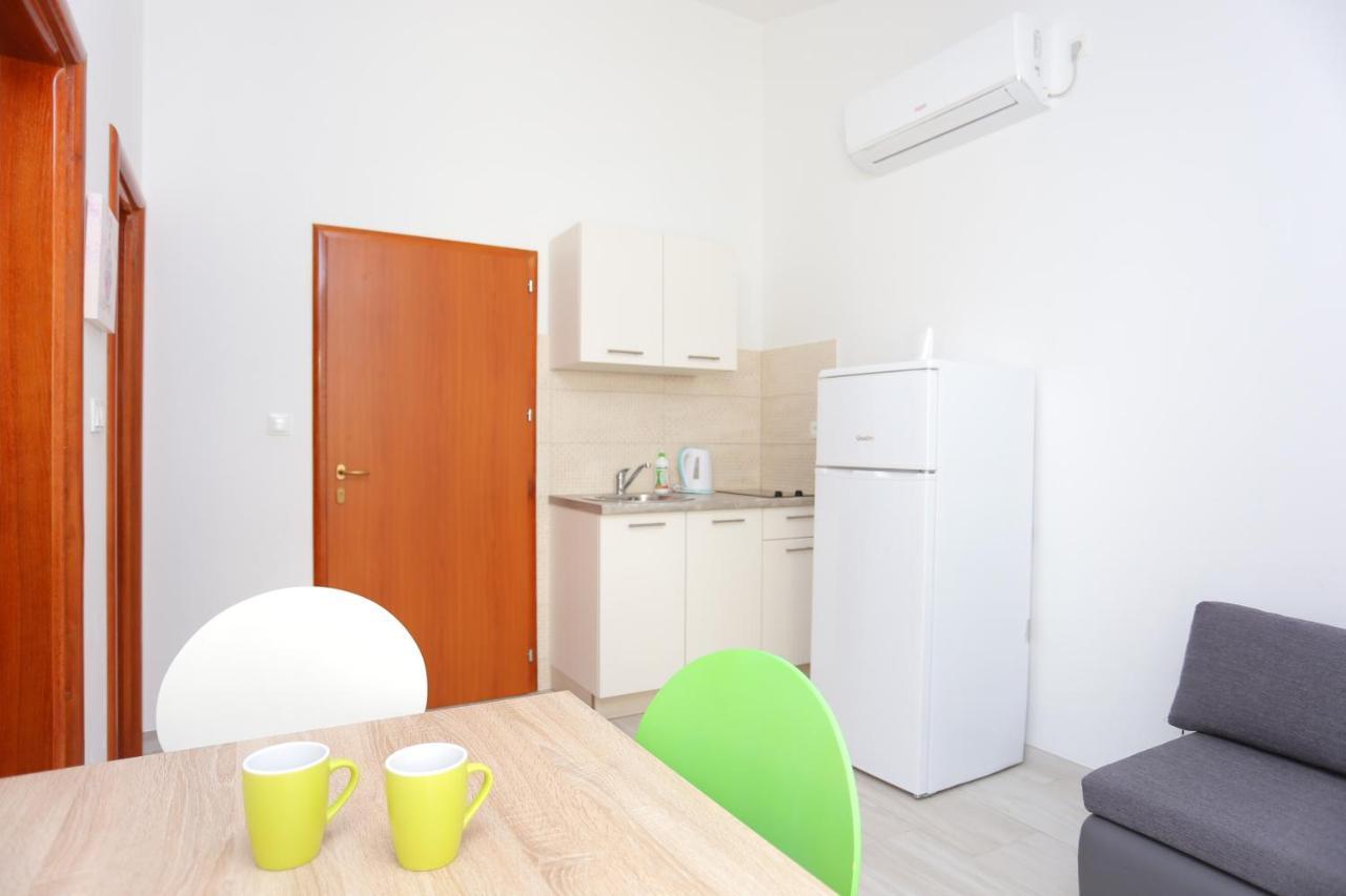 Apartments With A Parking Space Stanici, Omis - 17894 Екстериор снимка