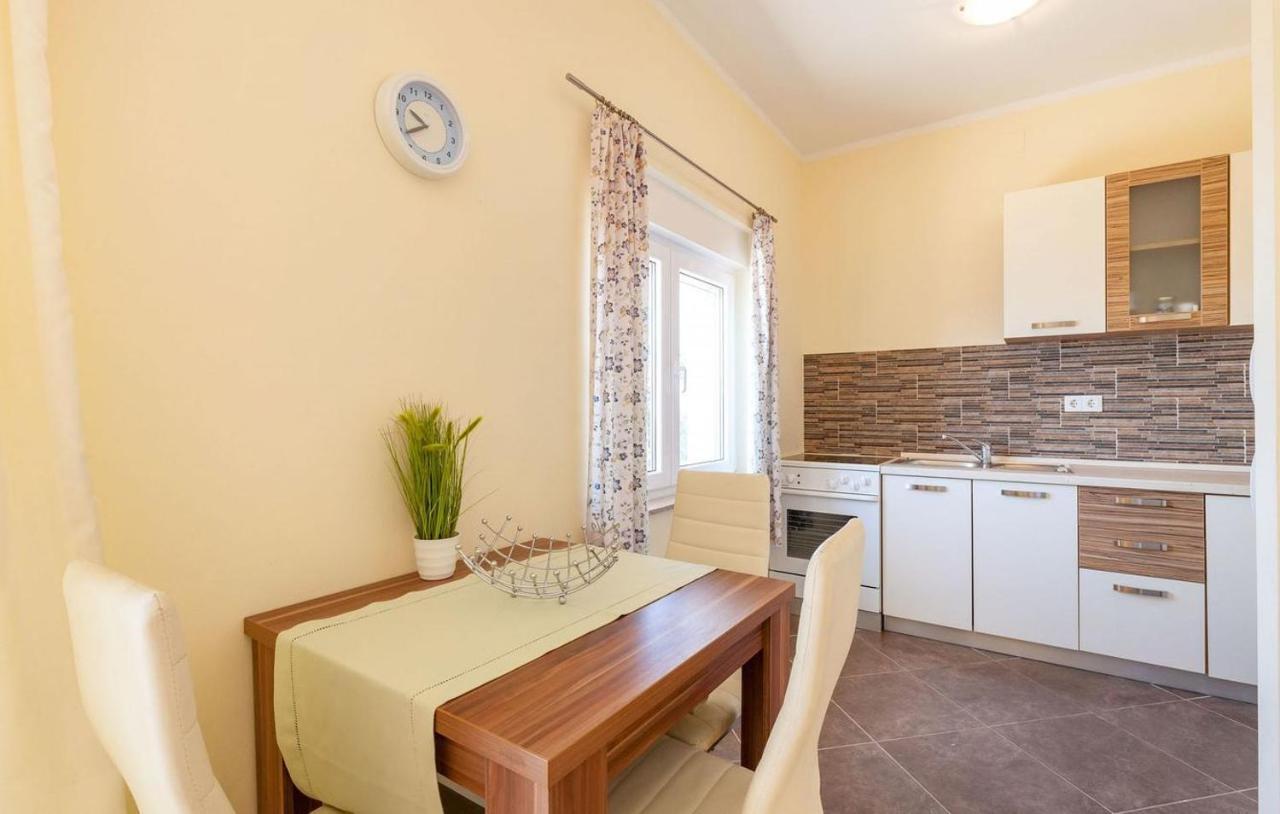 Apartments With A Parking Space Stanici, Omis - 17894 Екстериор снимка